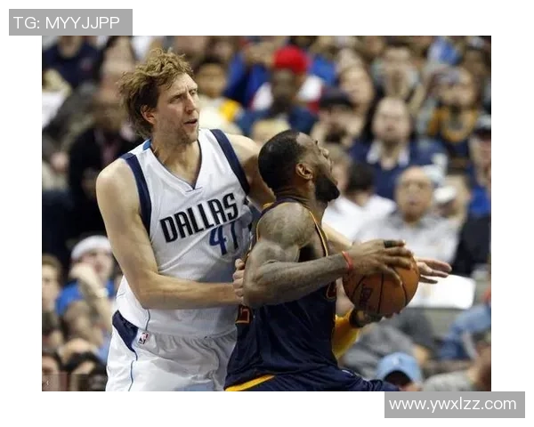 勇士与小牛激战三月二十六日NBA赛场精彩对决引发球迷热议